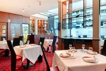 Premier Inn Premier Inn Heathrow Airport Terminal 4 Stanwell ภายนอก รูปภาพ